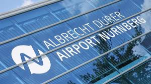 Flugzeug in Nürnberg nach unbestätigter Notlage gelandet - Airport gesperrt, Eurofighter im Einsatz — Nordbayern