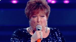 Sognava un nuovo duetto orietta berti durante la sua ultima partecipazione al festival di sanremo. Orietta Berti Da Regina Della Canzone A Regina Social Le Gaffe Della Cantante Che Ora Trionfa Con Mille