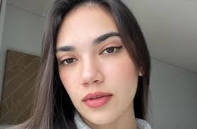 Haico van der veken artis muda dan cantik ini mulai menapakkan jejak karirnya dalam dunia hiburan, karirnya melesat setelah. Ngomongin Bahaya Foto Bertiga Haico Van Der Veken Ditikung Teman Matamata Com