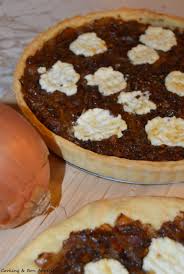 Tarte Oignon Et Chevre Onion And Goat Cheese Pizza Pizza Au Fromage De Chevre Bon Appetit Tarte A L Oignon