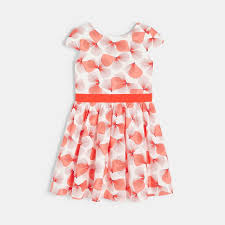 Laura va a casa dei suoi genitori e i ricordi si risvegliano. Abito Elegante Stampato Rosso Bambina Okaidi Obaibi