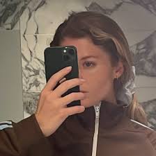 Megan O'Sullivan (@meganosullivan): "If anyone's resolution is to write and  publish more essays, this is your sign to pitch Byline (@bylinebyline