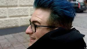 Läsarna tycker till om att Joakim Bülow förlorade jobbet när han färgade  håret