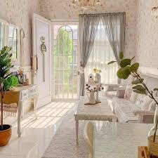 Jika anda ingin membawa kesan elegan itu ke dalam rumah anda, ruang tamu adalah tempat yang cocok. Desain Ruang Tamu Sempit Tapi Elegan Radea