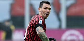 Lors des préliminaires d'europa league à san siro l'été dernier, le jeune attaquant norvégien avait fait forte impression. Le Capitaine De L Ac Milan Sur La Liste Des Transferts