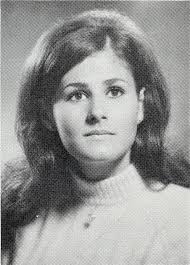 Gary Lynn Giseburt graduated from Benton High School.