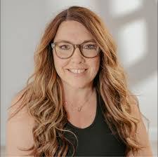 Melissa Dubord's Instagram, Twitter & Facebook