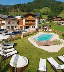 Some of these famous hotels are where notable musicians may have stayed. Schiederhof Hotel Restaurant Bar