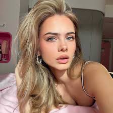 Sarah Cannavo in people