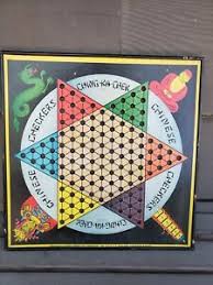 Se juega con al menos 10 jugadores en el grupo, que se cogerán de la cintura o de los hombros al que está delante. Las Mejores Ofertas En Chino Damas 1938 Ano Fabricacion Vintage Board Juegos Tradicionales Ebay
