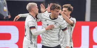 Die liste führt neben den lebensdaten der spieler auch die zahl der einsätze und tore auf sowie den zeitraum, in dem der spieler für die nationalmannschaft eingesetzt wurde. Vier Spieler Infiziert Corona Landerspiel Gegen Die Ukraine Steht Auf Der Kippe Hamburger Morgenpost