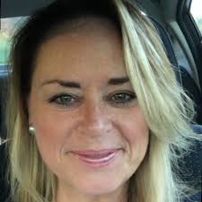 kendrascott #sleighingtheseason #blessed #teamworkmakesthedreamwork