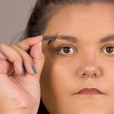 Get full eyebrows in the blink of an...