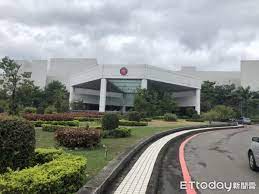 豪華大廈舒適雙人間, 位於北市內湖區民權東路六段美式高級住宅區, 共用浴室, 客廳, 飯廳及廚房, 緊鄰三總, 近捷運站, 8線公車可至台北任何地方. å¿«è¨Š ä¸‰ç¸½çˆ†å…§ç¥žé€šå¤–é¬¼aå£ç½©5è¬ç‰‡è½‰è³£ å½æŠ•ä¿ç´€éŒ„è©350è¬ Ettodayç¤¾æœƒæ–°èž Ettodayæ–°èžé›²