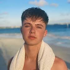 Pre order my single now 🖤 watch the latest video from harvey (@hrvy). Hrvy Bio Age Net Worth Height Nationality Body Measurement Career