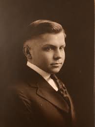 Walter Blades Calvert, 1904-1987 “He was conscientious, capable and  congenial to all.” Walter was born in Benton and was a 1923 Benton High  School graduate. Following graduation from Whitewater State Teachers College