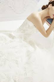 En vez de eso lanzó un comunicado insulso en el que. Asi De Romanticas Son Las Novias De Carolina Herrera 2019