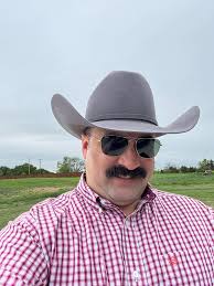 Removing hats to meet women etiquette?