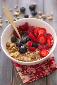 Grazie al loro potere di assorbimento e di captazione in quanto cuticola esterna del chicco d'avena, la crusca è solitamente la parte più concentrata in residui chimici legati all'agricoltura tradizionale. Porridge Alla Crusca D Avena E Latte Di Mandorle