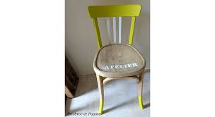 D'où l'idée de les recycler en objet décoratif pour s'en rappelez vous il y a quelque temps j avais relooke une chaise en merisier style industriel elle a tellement plu. Diy 15 Bonnes Idees Pour Relooker Ses Vieilles Chaises