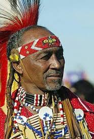 In contemporary Yiddish, what are the non-pejorative word or words for  black people? How do Yiddish speakers who are black, Black, and/or  Arfican(-)American typical refer to themselves in racial terms in Yiddish? |