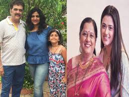 Girish Oak First Wife à¤à¤­ à¤ à¤¤ à¤° à¤ à¤® à¤¹à¤£à¤ à¤ à¤° à¤¶ à¤à¤ à¤¯ à¤ à¤¯ à¤¦ à¤¸à¤± à¤¯ à¤²à¤ à¤¨ à¤ à¤ à¤· à¤ Agga Bai Sasubai Fame Actor Dr Girish Oak Marriage Story Maharashtra Times His play 'u turn' has become very popular.12 oak was. actor dr girish oak marriage