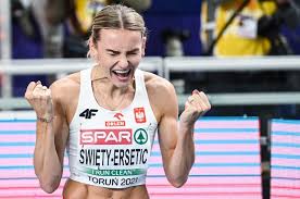 Toruń został drugim po katowicach polskim miastem, który zorganizował halowe mistrzostwa europy w lekkoatletyce. Hme W Toruniu Justyna Swiety Ersetic Z Rekordem Polski Marcin Lewandowski Nie Obronil Tytulu Mistrza Europy Wyniki Program 6 03 2021 Dziennik Zachodni