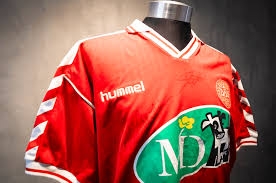 Screenshot fra the independents hjemmeside vis mere. Danmark Landsholdstroje Signeret Af Holdet Til Em Kval 1998 Dear Football