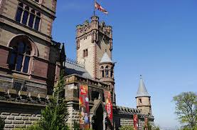 The cheapest way to get from burg eltz to schloss drachenburg costs only 12€, and the quickest way takes just 1¼ hours. Quermania Konigswinter Schloss Drachenburg Im Naturpark Siebengebirge Nordrhein Westfalen Sehenswurdigkeit Ausflugsziel Museum Und Freizeittipp