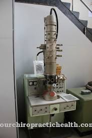 Fungsi to observe and magnify the image of the specimen/untuk memerhati dan membesarkan imej. Mikroskop Elektron Kebaikan Aplikasi Kesihatan Peralatan Perubatan