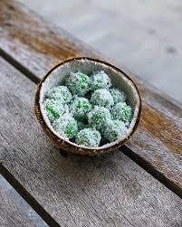 My kids love onde onde or sweet glutinous rice balls i made. 4 Simple Steps To Make Delicious Ondeh Ondeh With A Gooey Gula Melaka Filling At Home Johor Foodie