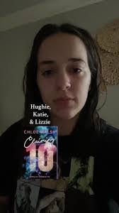 Lizzie Davies's Instagram, Twitter & Facebook