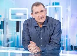 Selon les informations du figaro, yves calvi devrait être aux commandes d'une émission en fin de journée sur lci, la chaîne d'information en c'est dans l'rtl. Tv C Dans L Air Quand Bruce Toussaint Se Debat L Effet Colibri The Hummingbird Effect