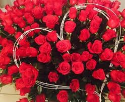 Ask for our jumbo ramos of 200 roses or more Concorso Tolunine Doc 2017 Ecco In Arrivo Un Gigantesco Mazzo Di Rose Rosse Per Le Nostre Tre Tolunine Ikelly Patriri Bellalavita Toluna