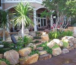 Warming up, how to grip a hold, foot work, stemming, back stepping, mantle, flagging. Tropical Outdoor Rock Garden Steps In Florida Kolonialstil Garten Miami Von Matthew Giampietro Garden Design Houzz