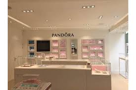 L Enseigne Pandora Continue Son Developpement En Franchise