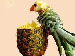 Qui A Dit Que Les Fruits N Etaient Faits Que Pour Manger Ces Artistes Eux Ont Decide De Transformer Des F L Art Du Fruit Sculpture Alimentaire Art D Ananas