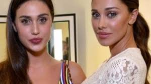 Qualche tempo fa infatti cecilia, sorellina minore della bella belen ed ex gieffina vip, è stata convocata in questura a stessa sorte che sembra toccare al fratello, jeremias, anche lui ex recluso nella casa di cinecittà: Cecilia Rodriguez Rivede Belen Dopo La Quarantena Momento Struggente