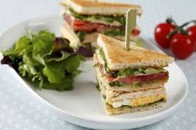 Recette De Club Sandwich Facon Palace Facile Et Rapide Recette Recette Sandwich Poulet Club Sandwich Recette