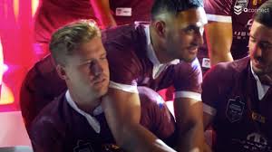 With what can only be one of the worst case of the grog horrors documented in the south east corner since stereosonic, munster has spent the day having orders barked at him by the ice cold wayne bennett, before being forced to sit for a team photo. Origin Star Spills On Infamous Team Photo Sunshine Coast Daily