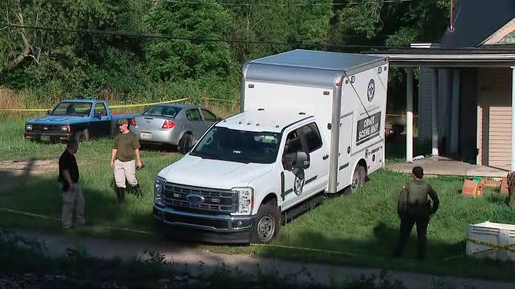 4 charged after 16 children found living in 'deplorable conditions' in Vinton County