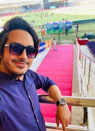 Zeeshan Nasir is at National Stadium, Karachi.