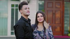 Kalla is a village and zonal center in west godavari district of the indian state of andhra pradesh. Kalla Sohna Nai Song Asim Riaz And Himanshi Khurana Make For A Cute Couple In The Music Video Entertainment News The Indian Express