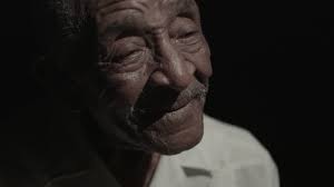 El cementerio se alumbra