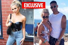 Watch online subbed at animekisa. Loveisland Love Island S Danny Ditched His Girlfriend For The Show Saying It S A Game