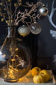 Winterast Weihnachtlich Mit Kugeln Geschmuckt Weihnachten Kugeln Selbstgemachte Weihnachtsdeko Weihnachtsdeko Mit Kugeln