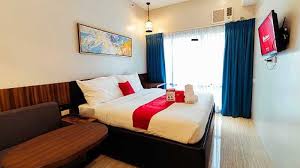 Di sana menyediakan sekitar 47 kamar dengan fasilitas pendukung seperti lapangan tenis dan badminton. 5 Hotel Murah Di Puncak Bogor Fasilitas Lengkap Tarif Mulai Rp 76 Ribu Tribun Travel