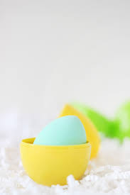 This clever repurposing project keeps your kitchen sponge off of the counter and holds it for easy draining over the sink. Eggcellent Diy Beauty Blender Case Ctrl Curate