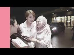 Sedang hangat bercinta dengan pelakon berdarah kacukan, dini azan schatzmann, janna nick mengakui sifat dan keperibadiannya juga mula berubah. Janna Nick Hadiahkan Ibu Kereta Mewah Youtube