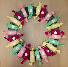 Cheap Diy Advent Calendar Christmas Wreath With Toilet Paper Rolls Candies Homemade Advent Calendars Advent Calendars For Kids Diy Advent Calendar